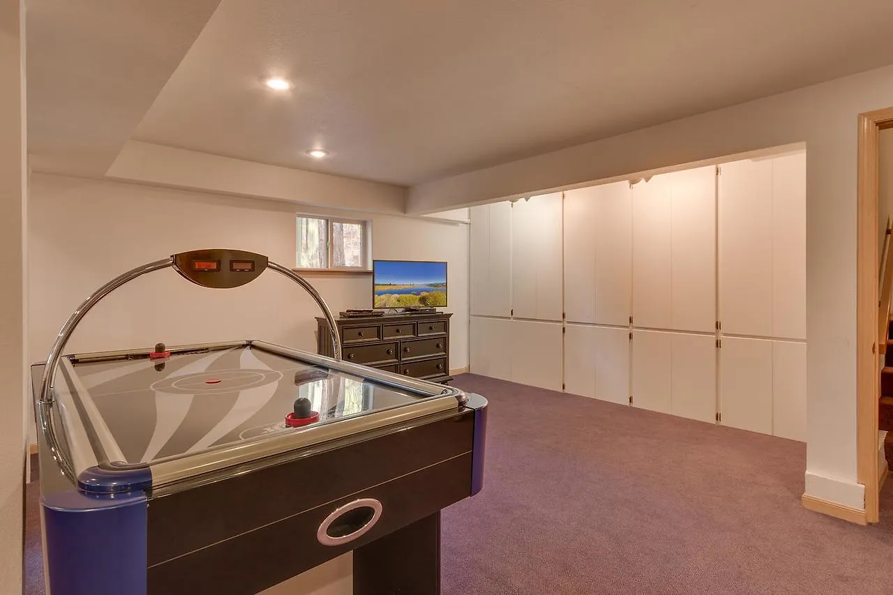 Black Bear Villa - Four Bedroom Home South Lake Tahoe Holiday home